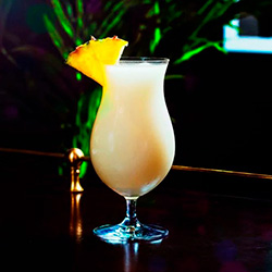 Пина-Колада(Сок-Ананас,Пюре-Маракуйя,-Сливки,-Сироп-Кокос)