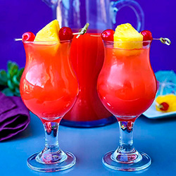 Секс-на-пляже(Водка,ЛикерПерсик,СокКлюква+Ананас,СиропГренадин,Фреш-Лимона)